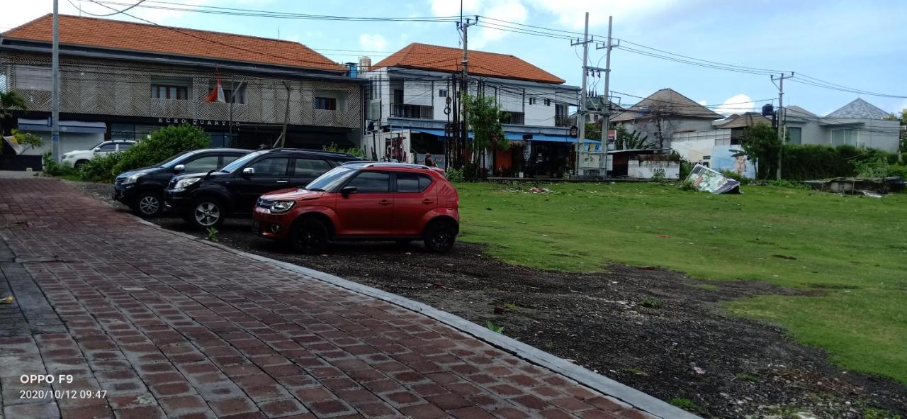 Caroline Guest House Canggu Екстериор снимка