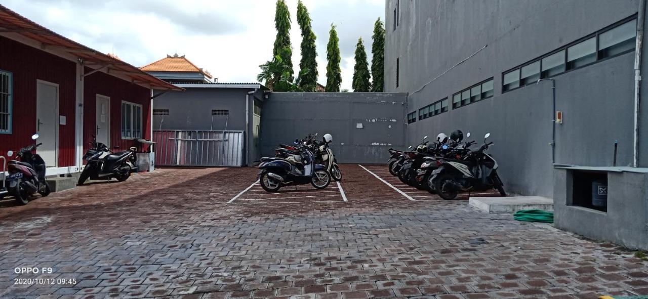 Caroline Guest House Canggu Екстериор снимка