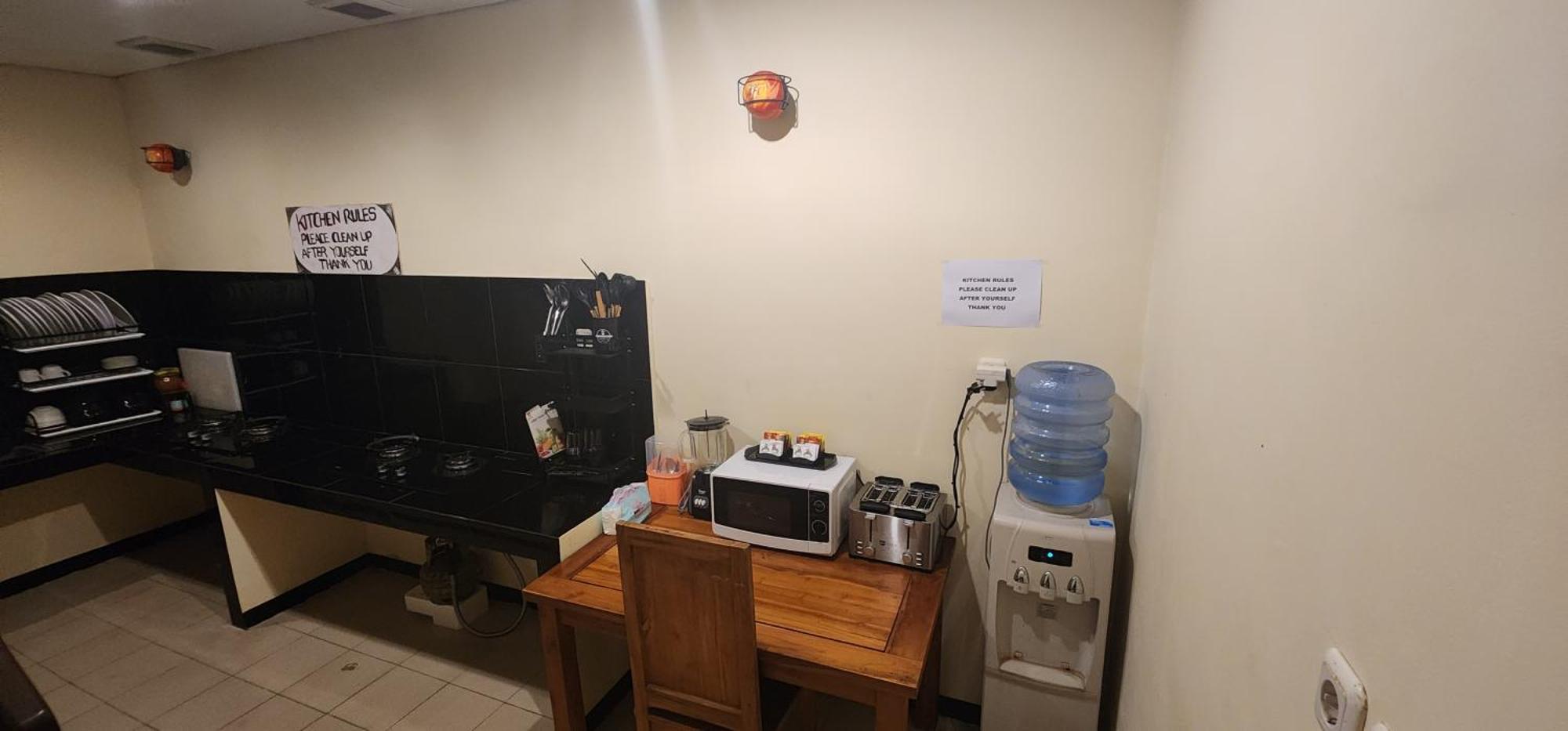 Caroline Guest House Canggu Екстериор снимка