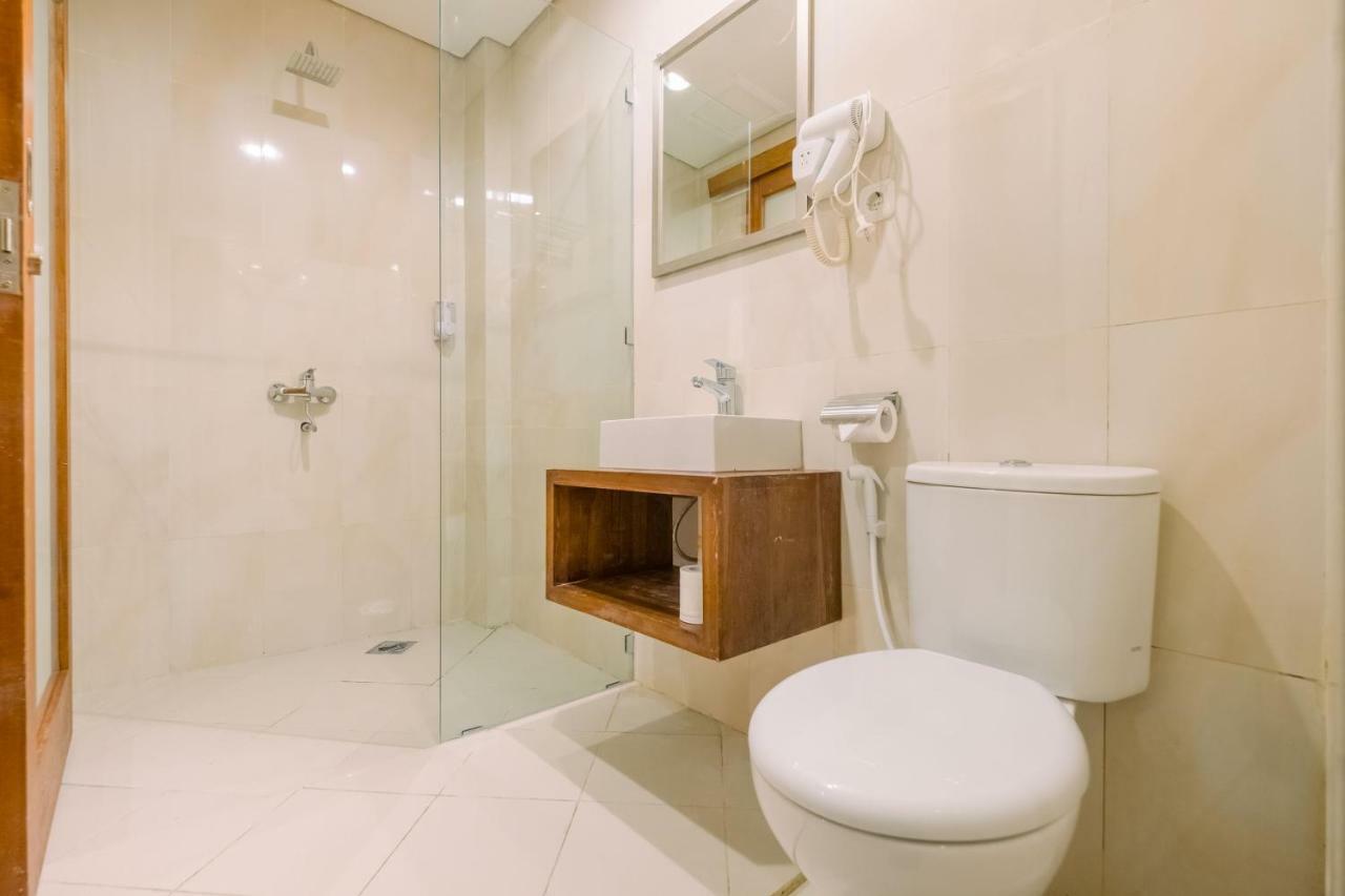 Caroline Guest House Canggu Екстериор снимка